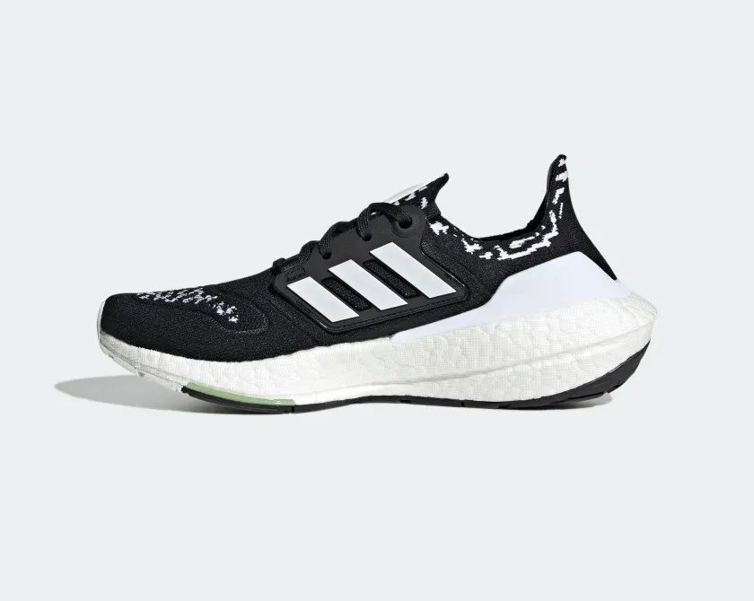 Adidas UltraBoost 22 Core Black Cloud White Almost Lime GX8019