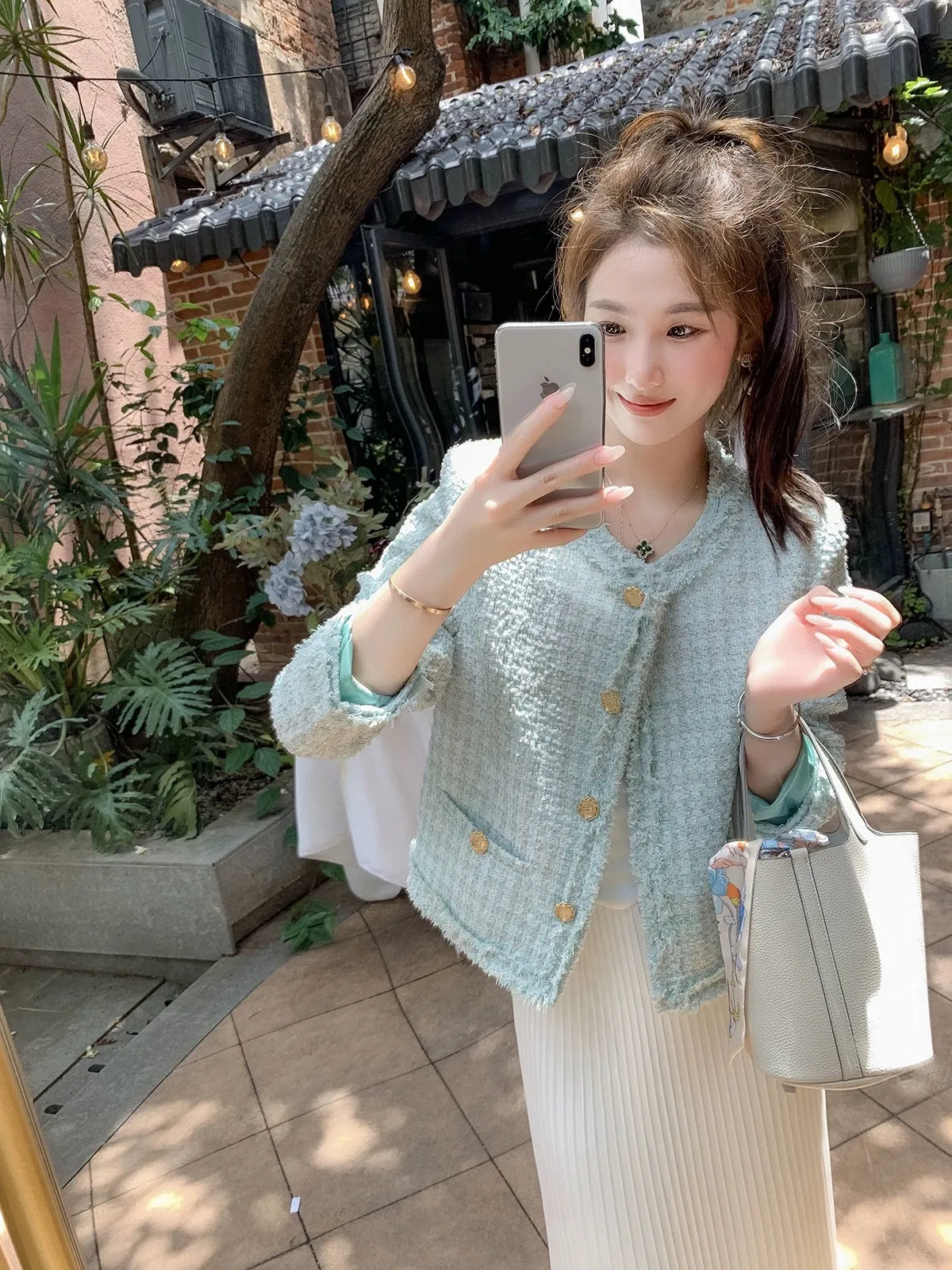 Fish Rabbit's Rabbit Small Fragrance Style Short Jacket Women's Autumn 2024 New Style Lady's Fungus-edged Sequined Top