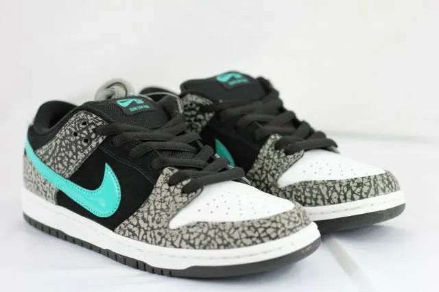 Nike SB Dunk Low Elephant